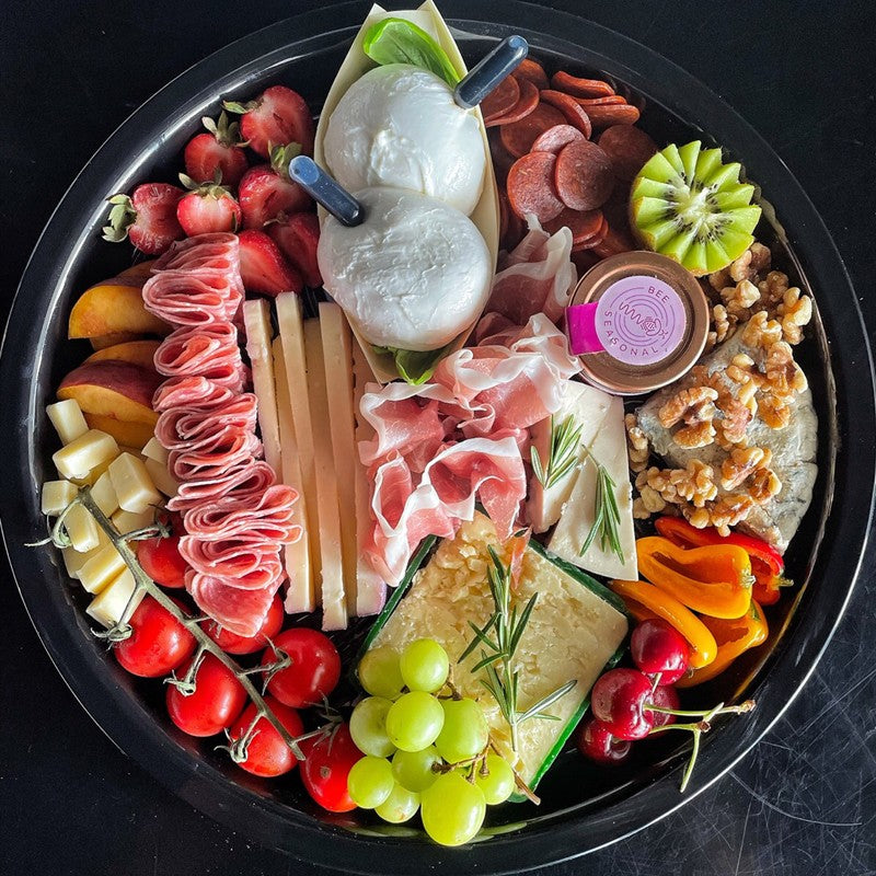 (2025 Fashion Week) Burrata Bomb Board